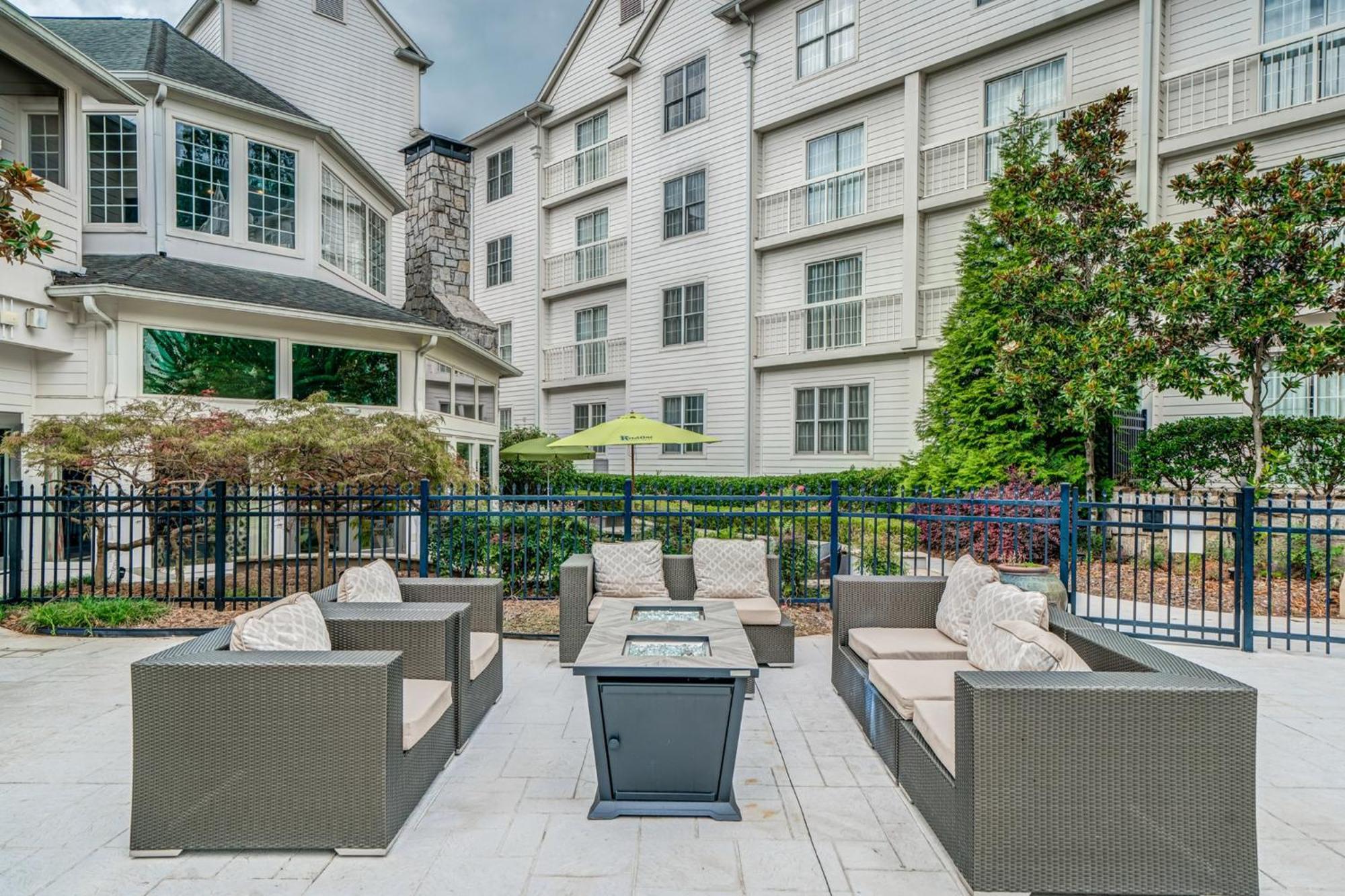 Hotel Indigo Atlanta Vinings By Ihg Smyrna Exterior foto